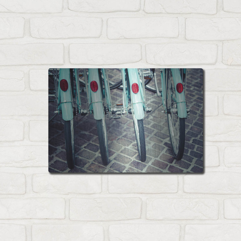 «Bicycle Line Up 1» par Jessica Reiss, H 12 po x l 16 po
