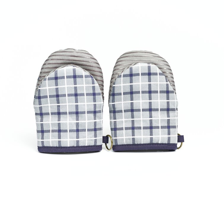 https://assets.wfcdn.com/im/59693266/resize-h755-w755%5Ecompr-r85/1471/147163520/Nautica+Home+Grey%2FNavy+Plaid+100%25+Cotton+Mini+Oven+Mitt+With+Silicone+Palm.jpg