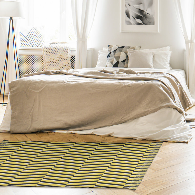 Tapis à rayures jaune en rupture, Oui