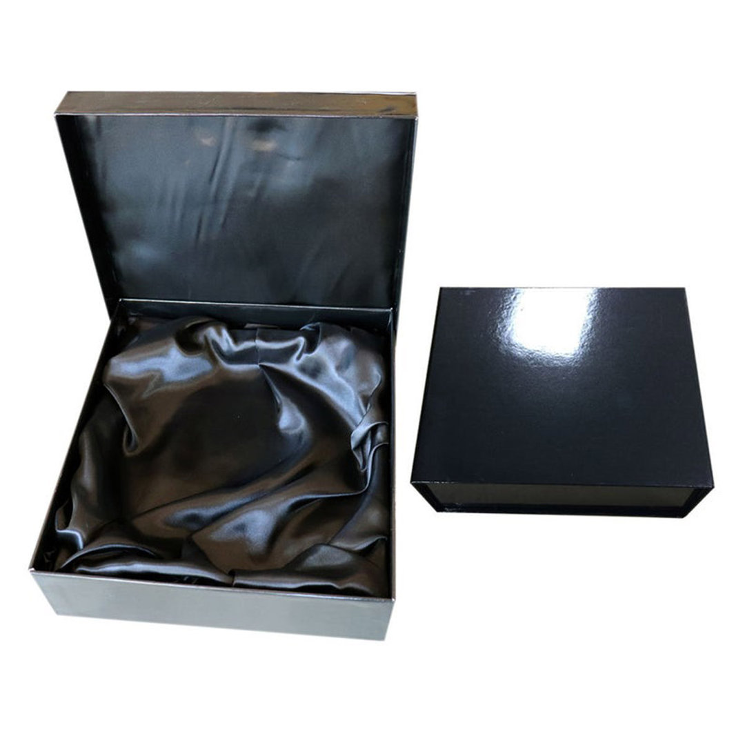 Modern & Contemporary Roman Numeral Cherry Solid Wood Quartz Movement / Crystal Tabletop Clock Rosdorf Park 