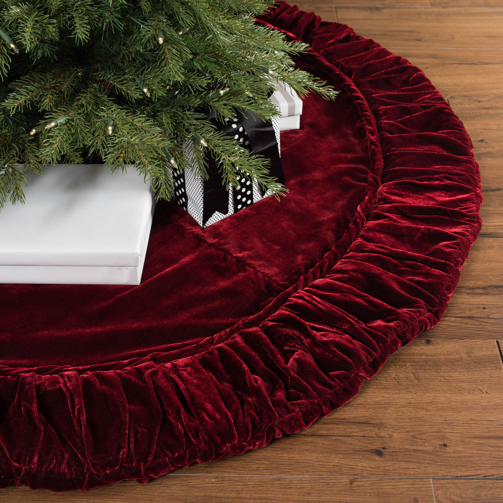 Hubbert Velvet Tree Skirt, 72" W, Wine