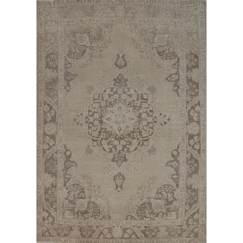 Tapis traditionnel en laine vieilli 7 x 9