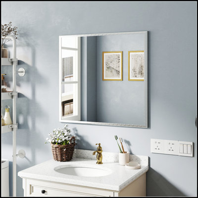 Stunning 32-Inch Aluminum Bathroom Mirror With Clear Reflection And Durable Frame For Modern Interiors