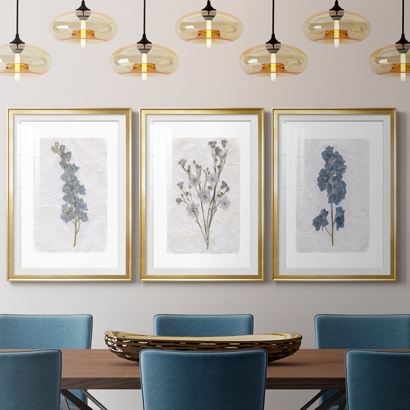 Découpage floral I - Impression encadrée sur mesure de qualité supérieure mate - 3 pièces, H 27 po x l 39 po, Doré