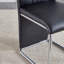 Un ensemble de 4 chaises, un ensemble de chaises noires, des sièges à dossier haut en polyuréthane et des pieds robustes-1505781031