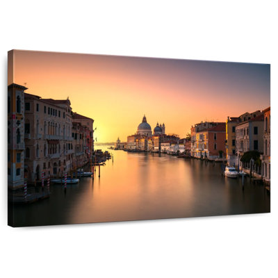 Lilie Grand Canal au coucher du soleil