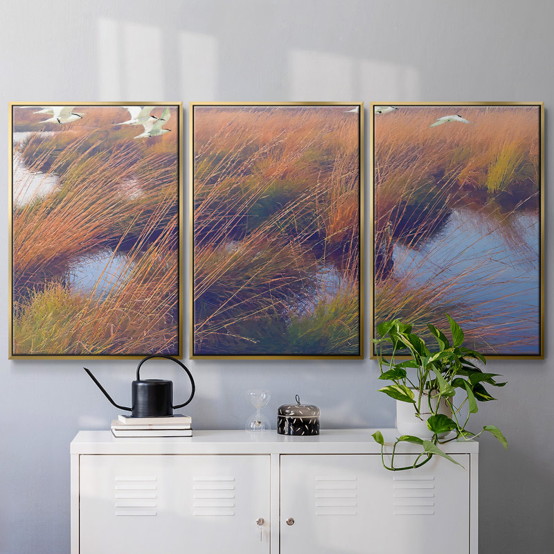 Marshland Hues II, reproduction encadrée sur toile 3 pièces, Encadrement doré, H 40 po x l 78 po x P 2 po