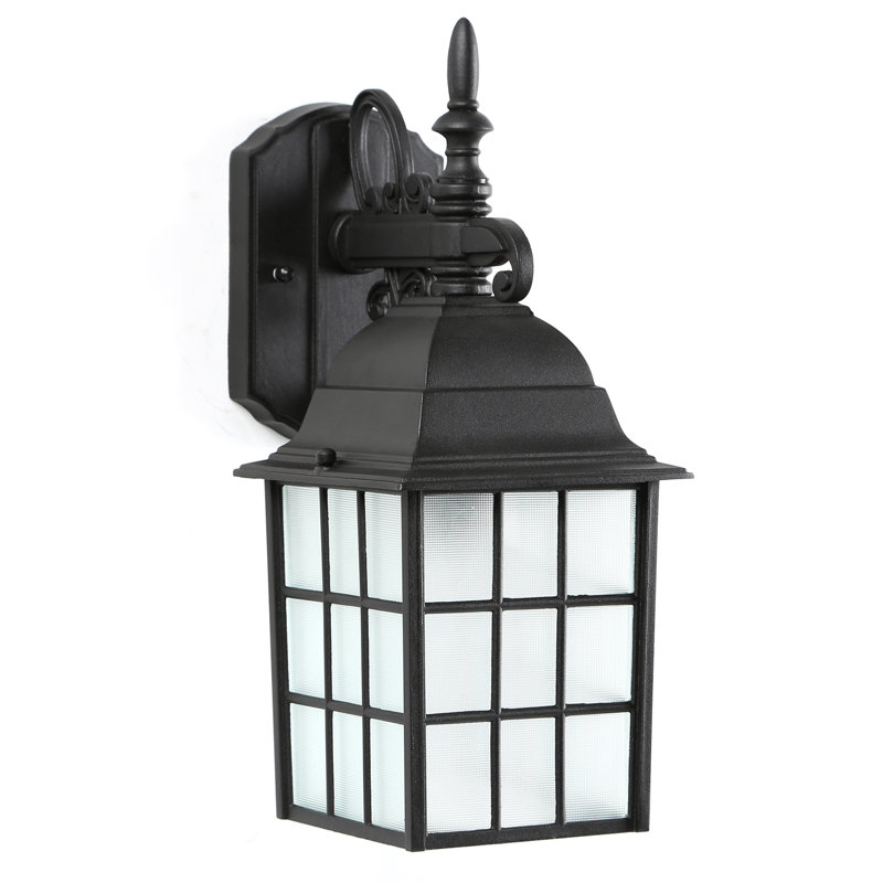 Ivery Aluminum Wall Light, Black