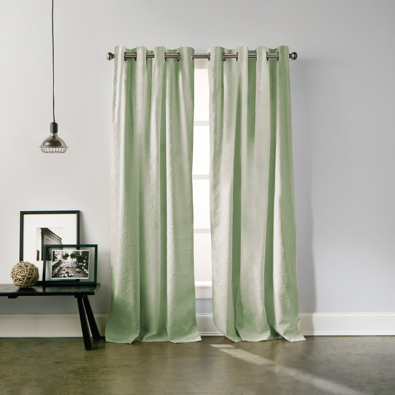 Panneaux de rideaux à oeillets de couleur unie Chrysanthemum, l 50" x L 84", Vert
