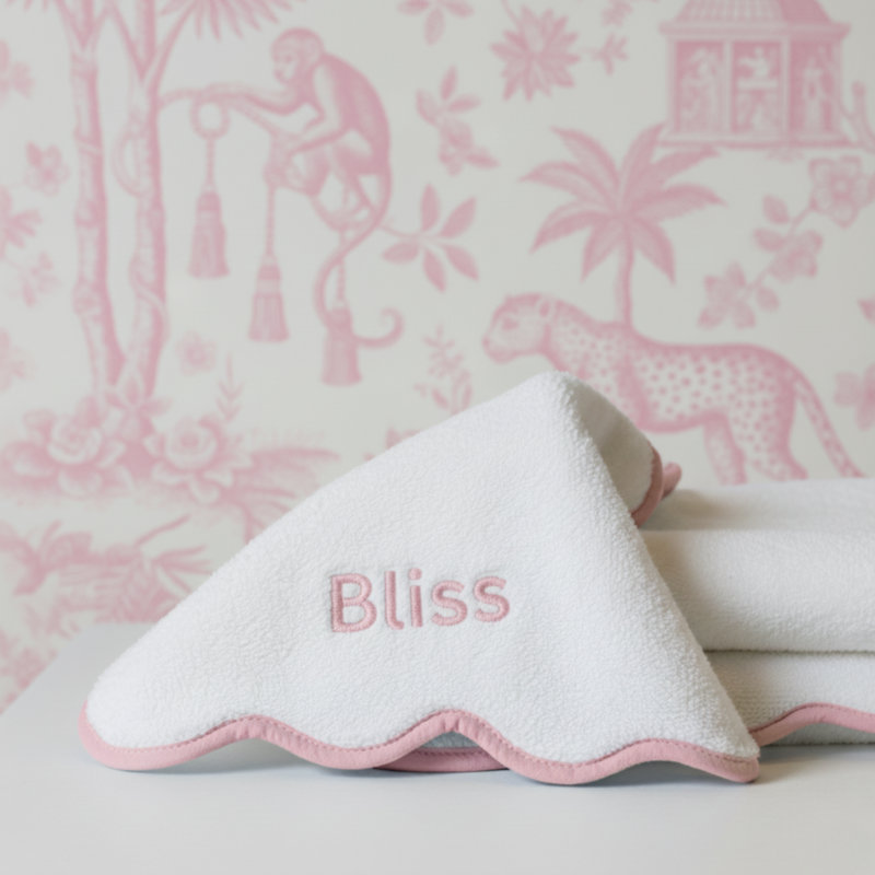 Luxury Cotton - Fluffy, Ultra Soft & Highly Absorbent Wash Cloth (10 Piece Set) - Scallop Piping, White/Pink