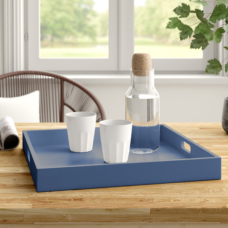 Plateau de service carré en bois manufacturé avec poignées Burke, Bleu