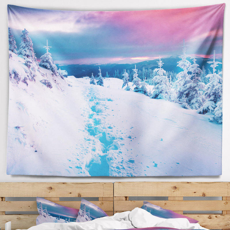 Tapisserie de mélange de soleil sur les montagnes de l’hiver avec accessoires suspendus inclus, H 78 po x l 92 po