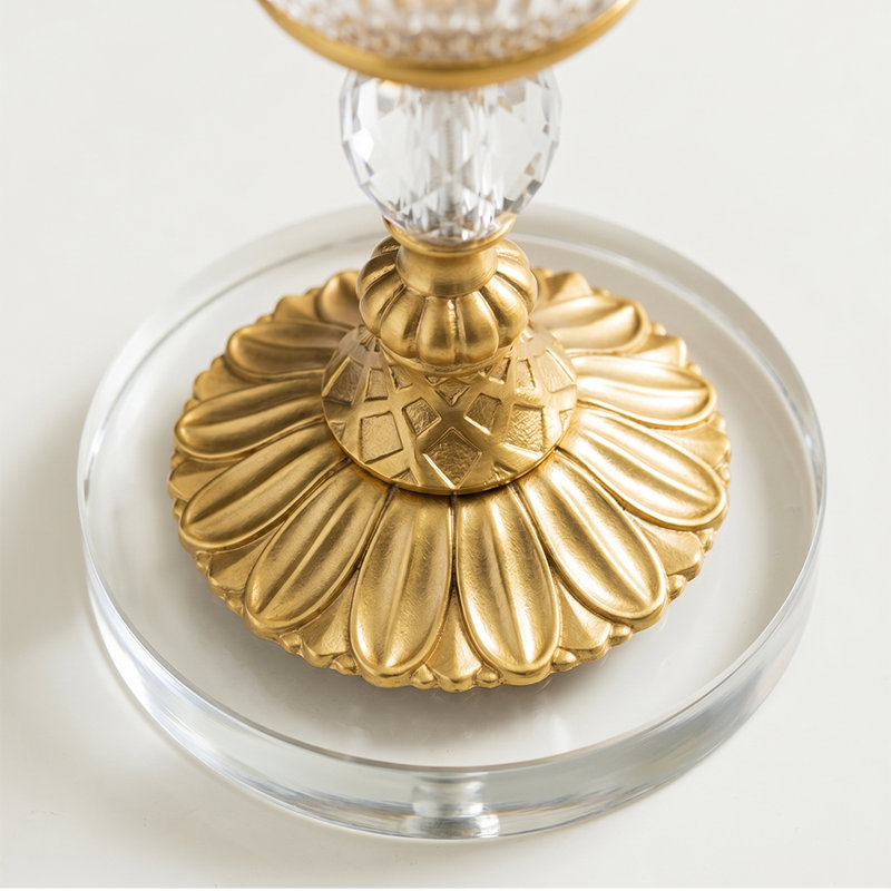 Vase piédestal en cristal avec accents dorés - Vase à fleurs sur pied pour centre de table, manteau de cheminée et console