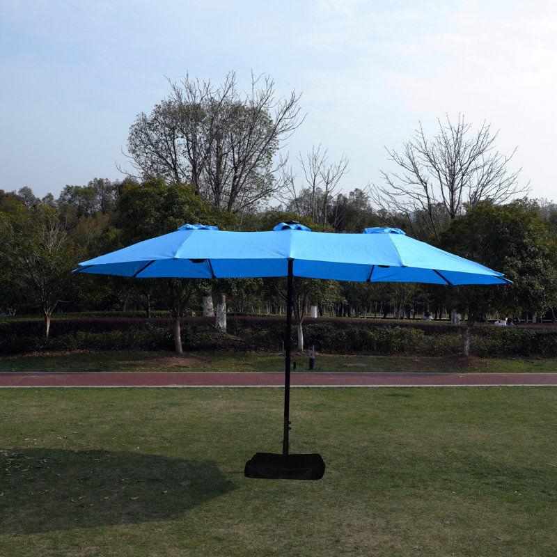 Parasol de construction avec base et construction - Cour arrière bleue