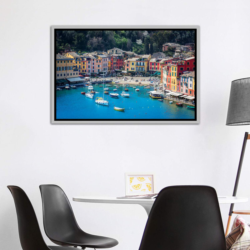Portofino par Marco Carmassi - publicité imprimée, H 40 po x l 60 po x 1,5 po, Toile encadrée argentée