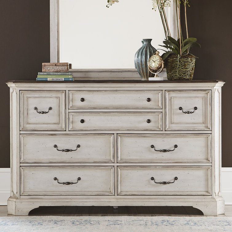 Julieanne 66'' W 8 - Drawer Dresser