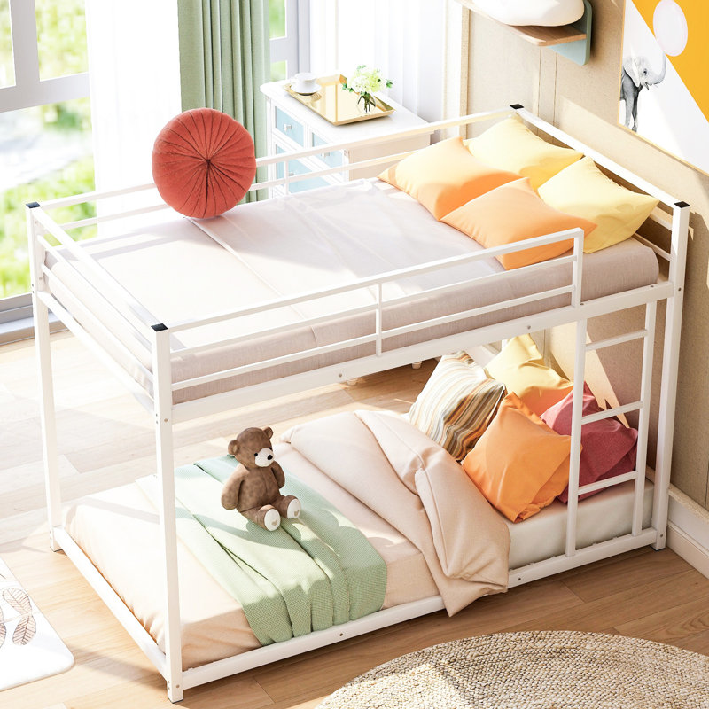 Lit superposé avec lit bas en métal pour un sommeil plus sécuritaire, accès facile, style, Lit simple, Blanc