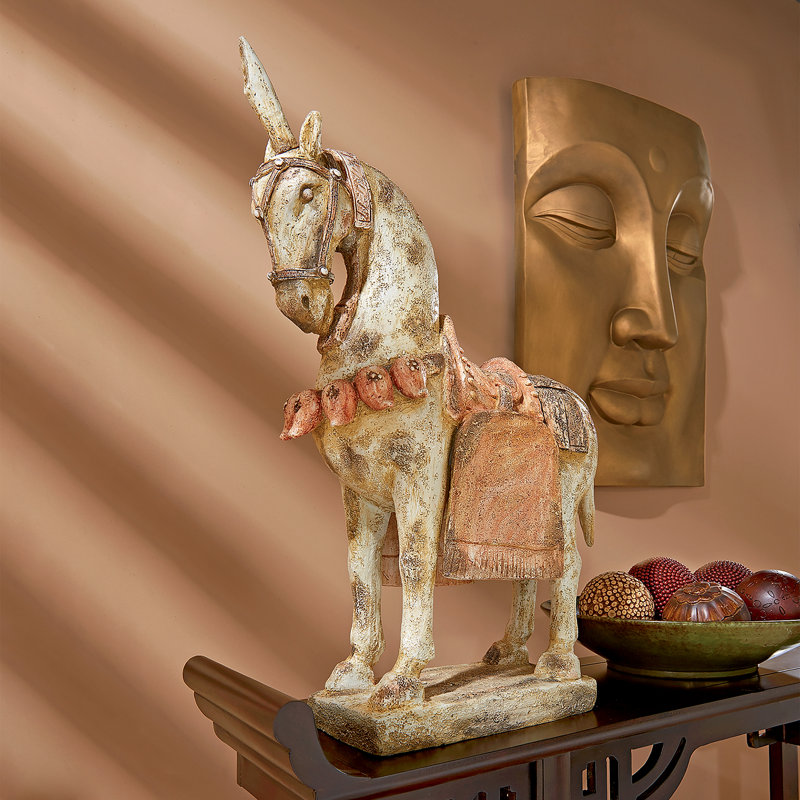 Statue de cheval caparaçonné six dynasties Tang