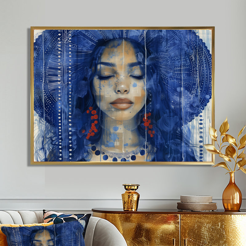 Blue Boho Woman Portrait I - Décoration murale femme boho, Cadre flottant doré, H 28 po x l 60 po