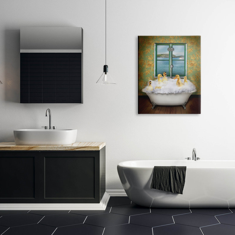«Ducks Bathing Tub Ocean View» par John Hovenstine, H 40 po x l 30 po x P 1,5 po, Toile tendue