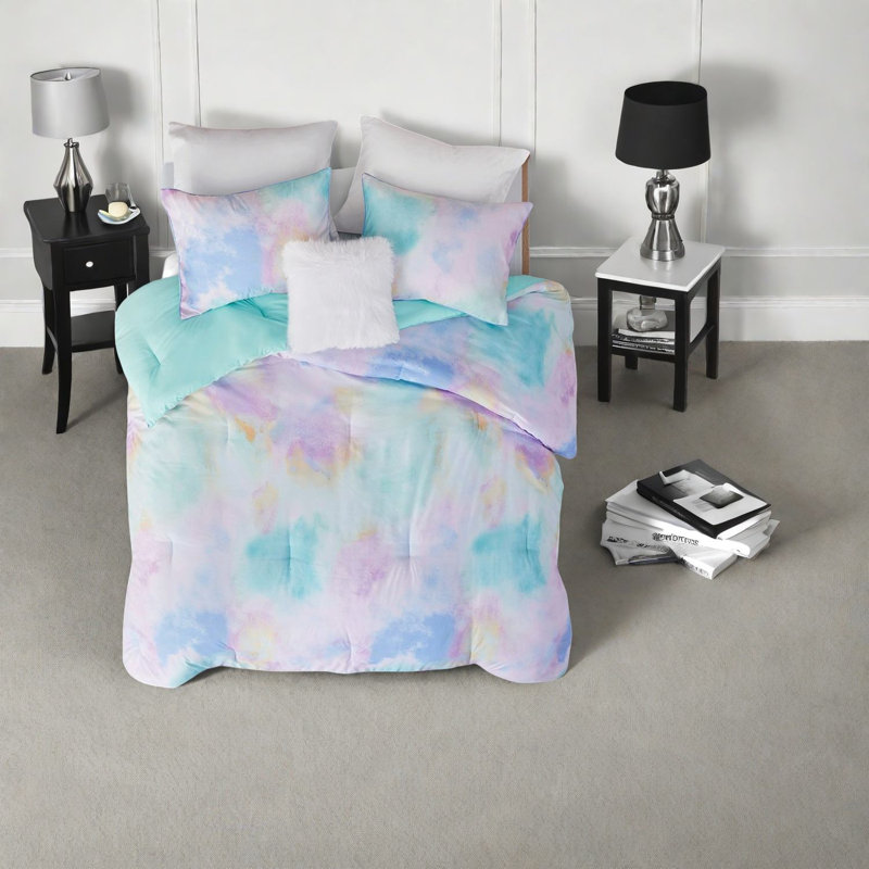 Hypoallergenic King Bedding Set, Soft Polyester Tie Dye, Modern Bedroom