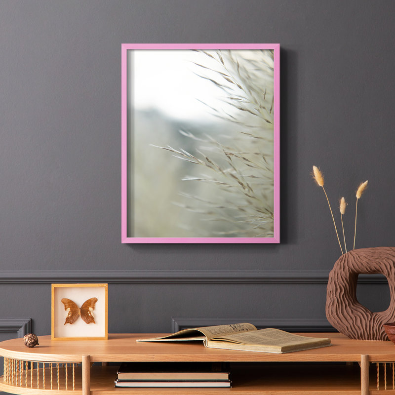 Reproduction encadrée d'herbes subtiles III - bois massif, Rose, H 10 po x l 8 po