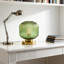 Lampe de table de style Mid-Century moderne avec abat-jour en verre nervuré vert et base en laiton, lampe de bureau à intensité variable pour table de chevet de chambre à coucher, salon ou bureau, douille E26, ampoule non incluse