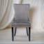 Chaise rembourrée à oreilles-114326784
