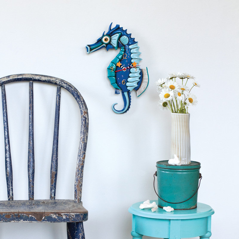 Allen Designs Horloge murale à pile 13,75 pouces Salty the Seahorse