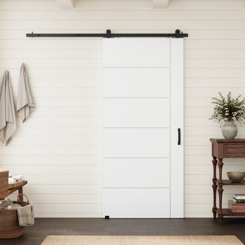 Porte intérieure standard à panneaux plats 6 panneaux 36 po x 80 po, style moderne, en bois massif apprêté blanc, avec ensemble de quincaillerie noire pour porte de grange montée sur le dessus
