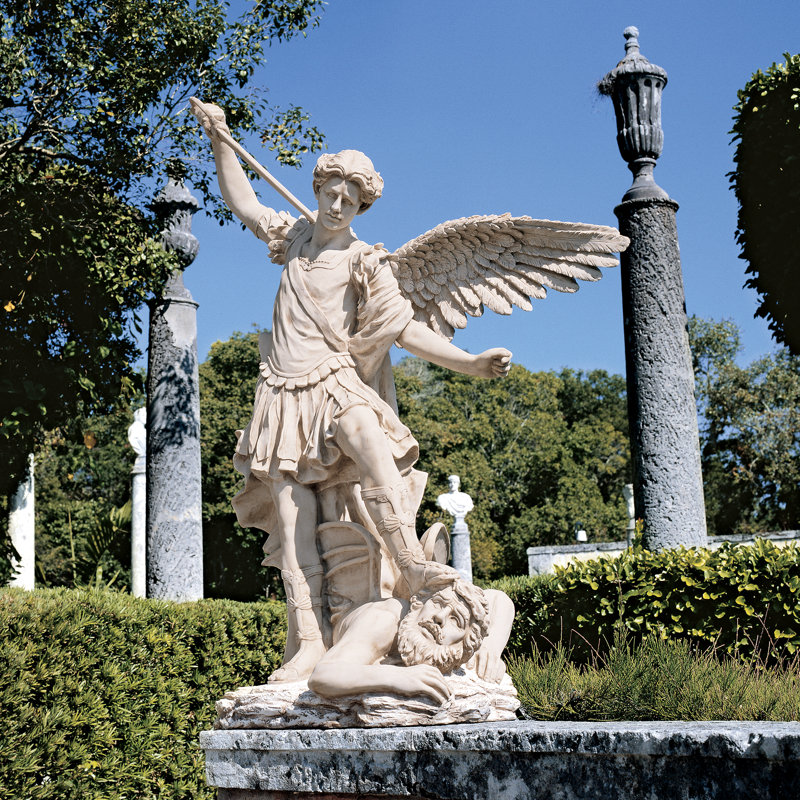 Statue d'angle de jardin l'archange Saint Michel