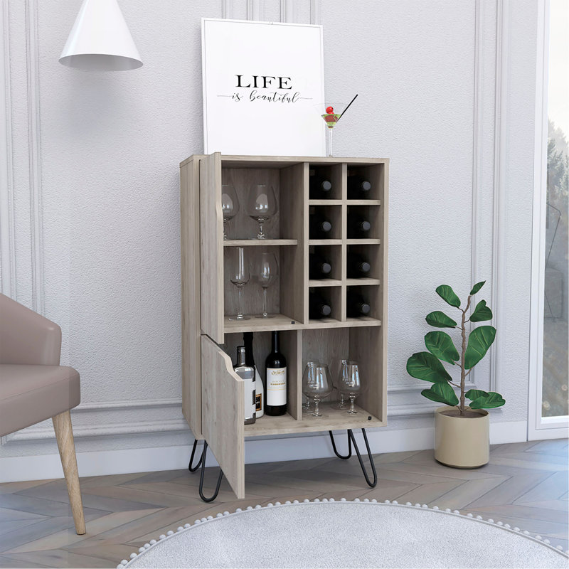 L Armoire de bar Silhill, huit casiers à vin, deux armoires avec porte simple