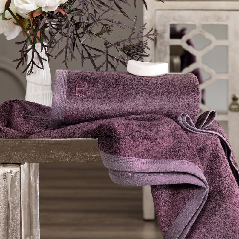 Poitiers Bath Towel, Red