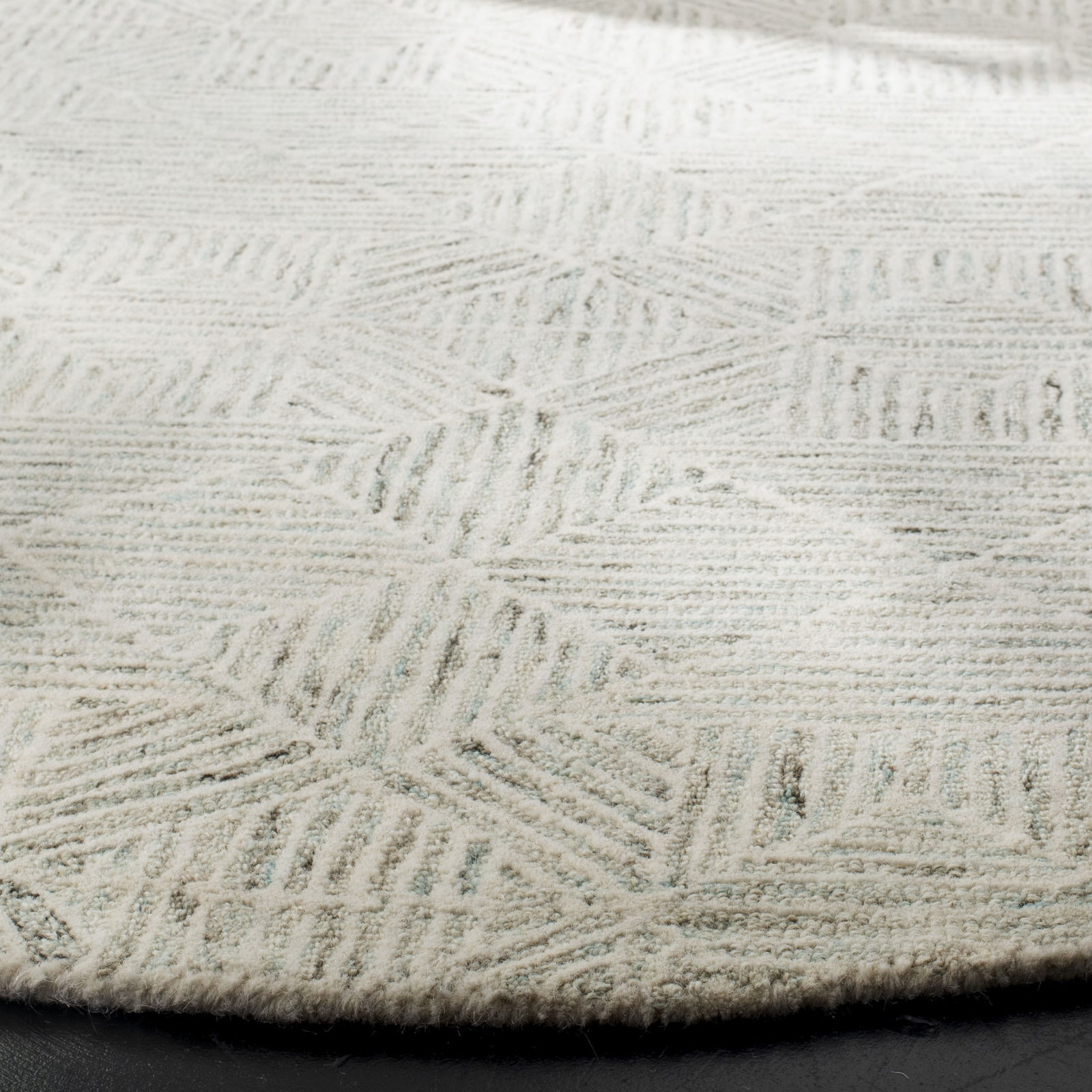 Linsly Hand Tufted Rug, Round 6'