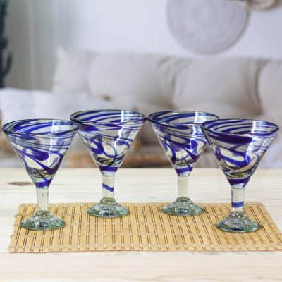 Ensemble de verres à martini en verre recyclé soufflé à la main Brayden Studio® (ensemble de 4)