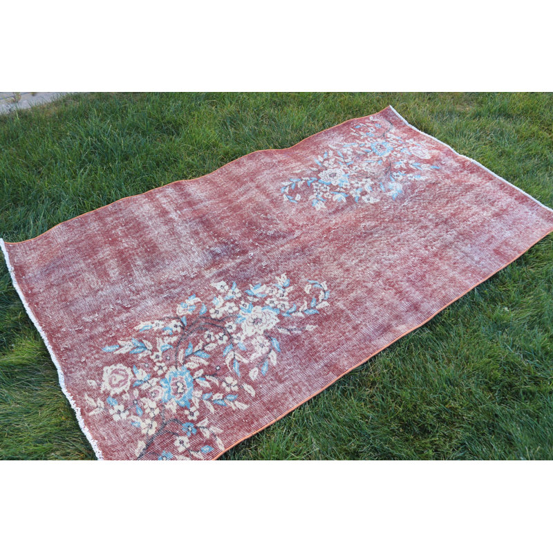 Tapis turc vintage tissé à la main dans un style rustique idéal pour rehausser le décor du salon
