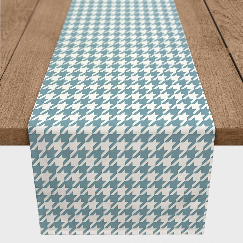 Chemin de table en losanges pointillé Nalston, 72 po x 16 po, Bleu ciel, Pied-de-poule
