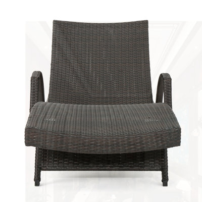 PE WICKER CHAISE LOUNGE