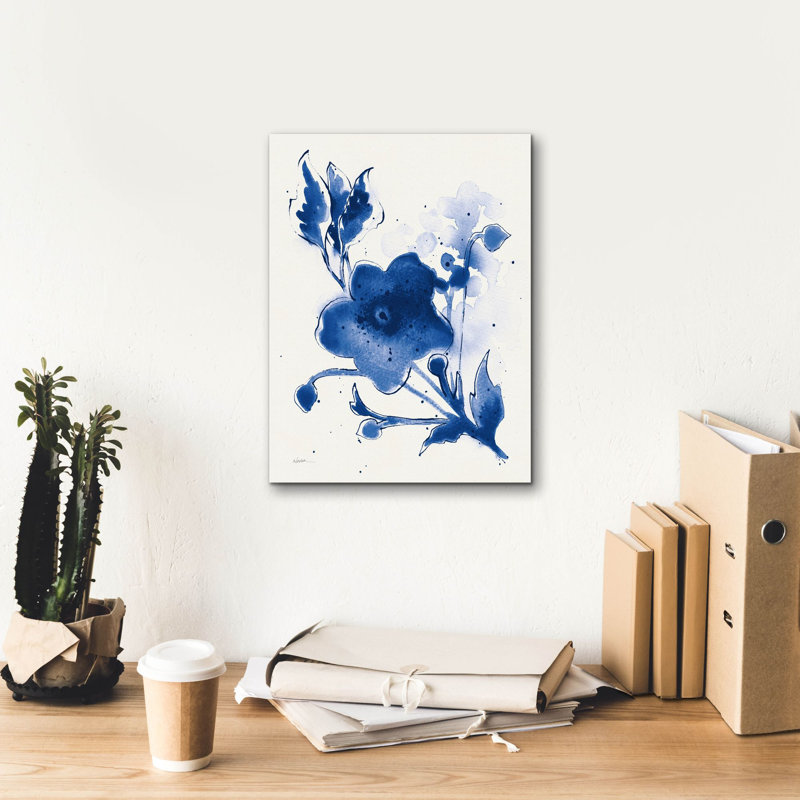 «Contemporary Blooms Blue 2 V2» par Shirley Novak, art mural sur toile, H 16 po x l 12 po x P 0,75 po
