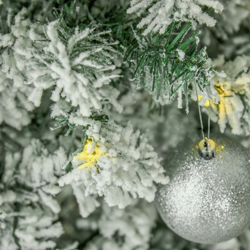 Sapin de Noël artificiel enneigé enneigé 9 pi avec branches réalistes, 550 lumières DEL et 988 pointes, 9'