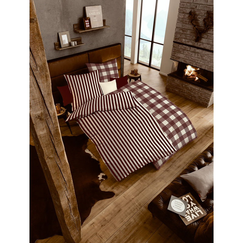 Riva 144 TC Reversible Duvet Cover Set, 155 x 220cm Duvet Cover + 1 Standard Pillowcase, Red