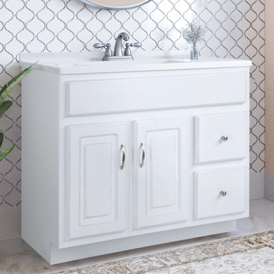 Meuble-lavabo blanc Concord de 37 po avec comptoir moderne entièrement assemblé