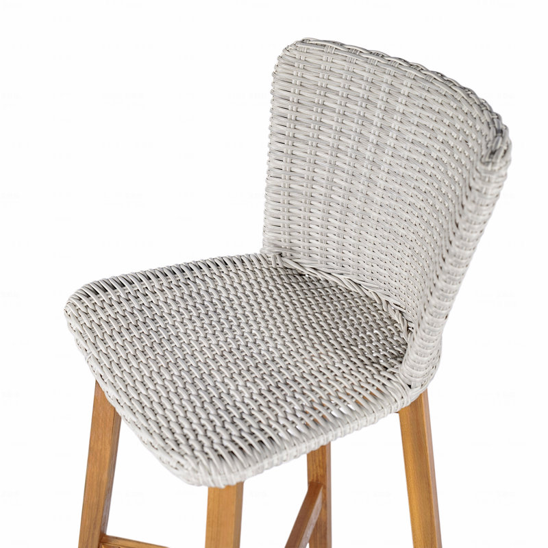 Ensemble de 2 tabourets de bar d'extérieur en bois au fini teck avec osier PE gris clair, Gris clair