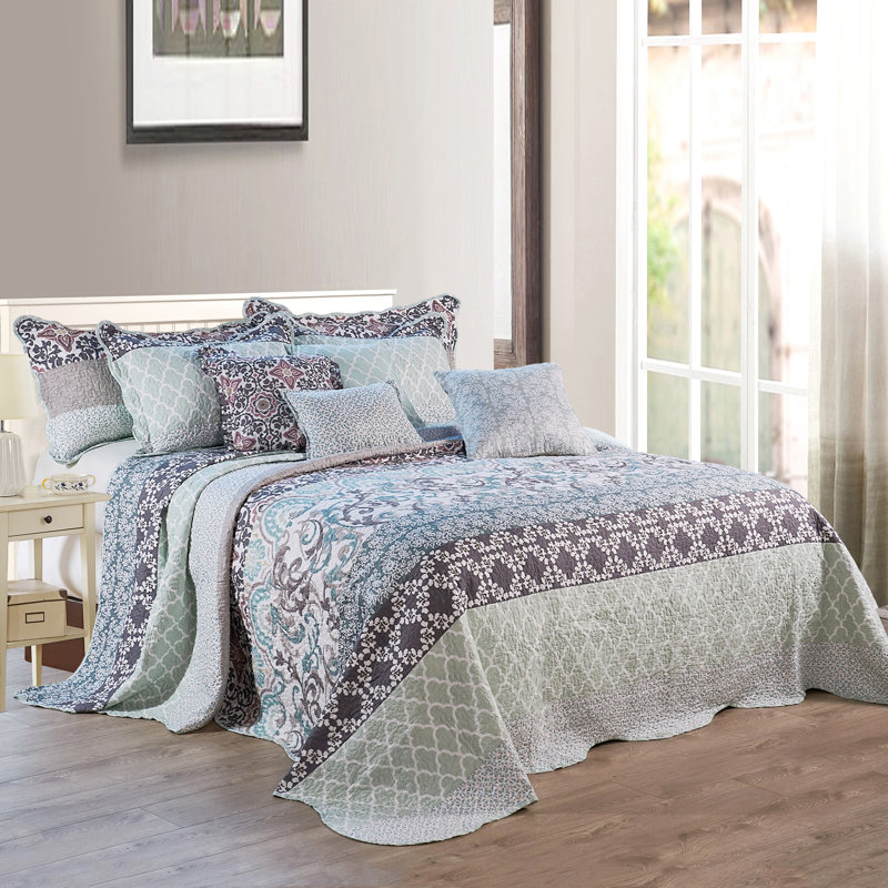 Royal Scroll King Size Reversible Microfiber Bedspread Set