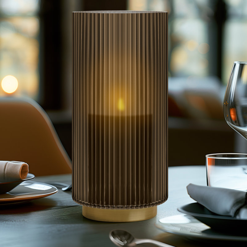 Vase de table en verre nervuré Aybars, H 10 po x l 4,5 po x P 4,5 po, Brun