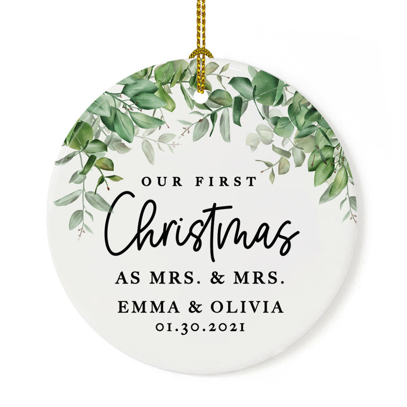 Ornement en forme de boule de Noël sur mesure «Our First Christmas»