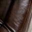 Fauteuil inclinable électrique de style transitionnel avec cadre Harwood et accoudoirs entièrement rembourrés avec coussin brun