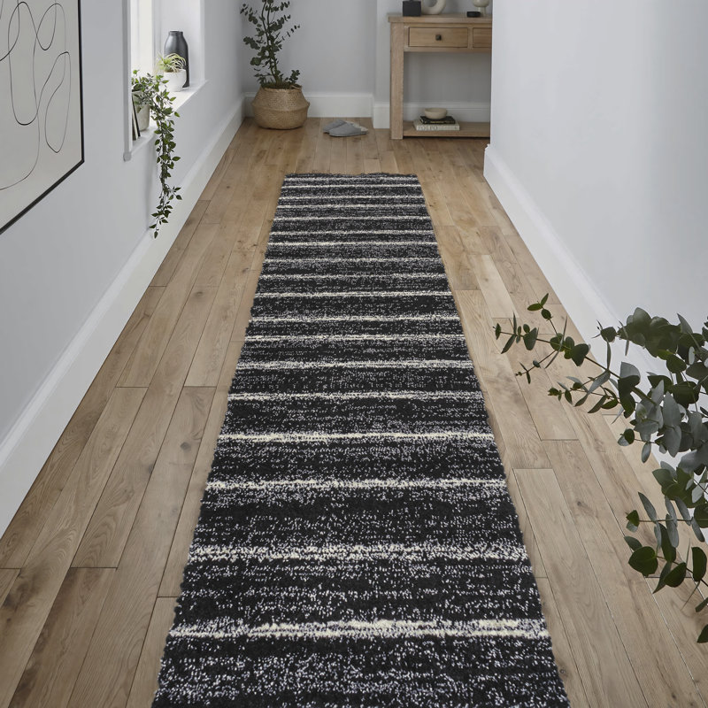 Tapis noir / crème Komon, Tapis de couloir 2 pi 2 po x 8 pi