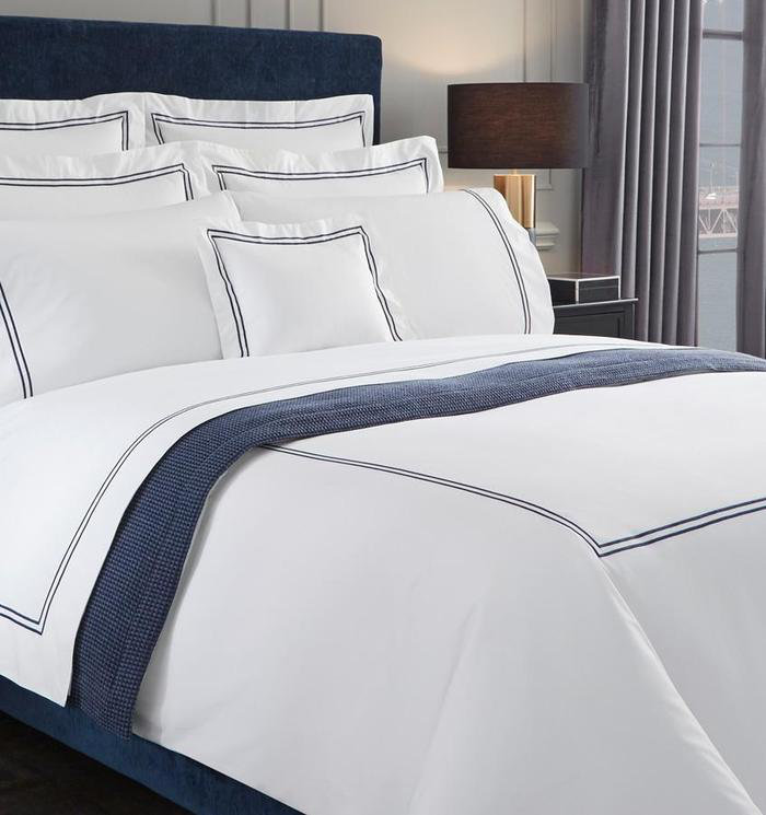 Grande Hotel Duvet Cover, White/Navy, Twin Duvet Cover
