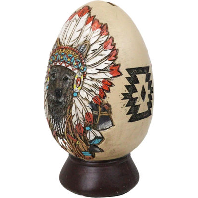 Figurine tribal en forme de loup avec coiffe en forme d'œuf Roach
